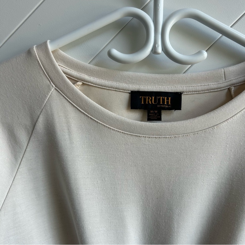 Women’s Truth by Republic Ivory crew neck Sweatshirt size M - Picture 2 of 6